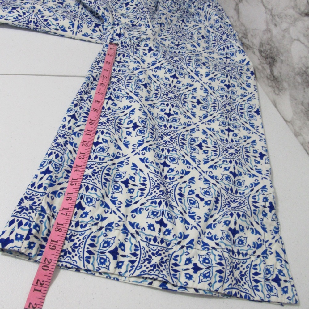 Maeve by Anthropologie Wide Leg Cropped Blue and White Printed Pants Size Small - Picture 15 of 17